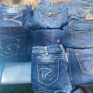 Silver Jeans bundle. All size 31 and 32. One short, one capri,boot cut left.